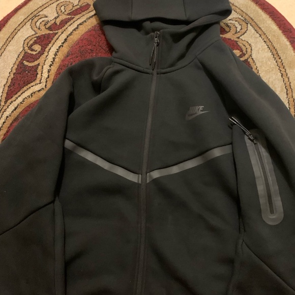 Nike Tech Fleece - Picture 5 of 5